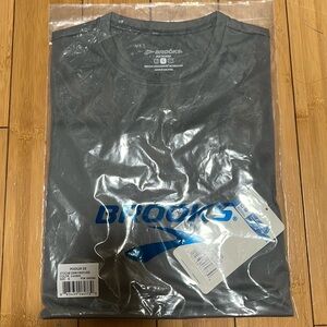 Brooks Men’s Shirt Sleeve Podium Shirt